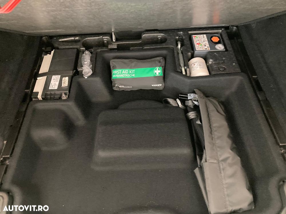 Volvo XC 60 B4 D AWD Geartronic Inscription - 9