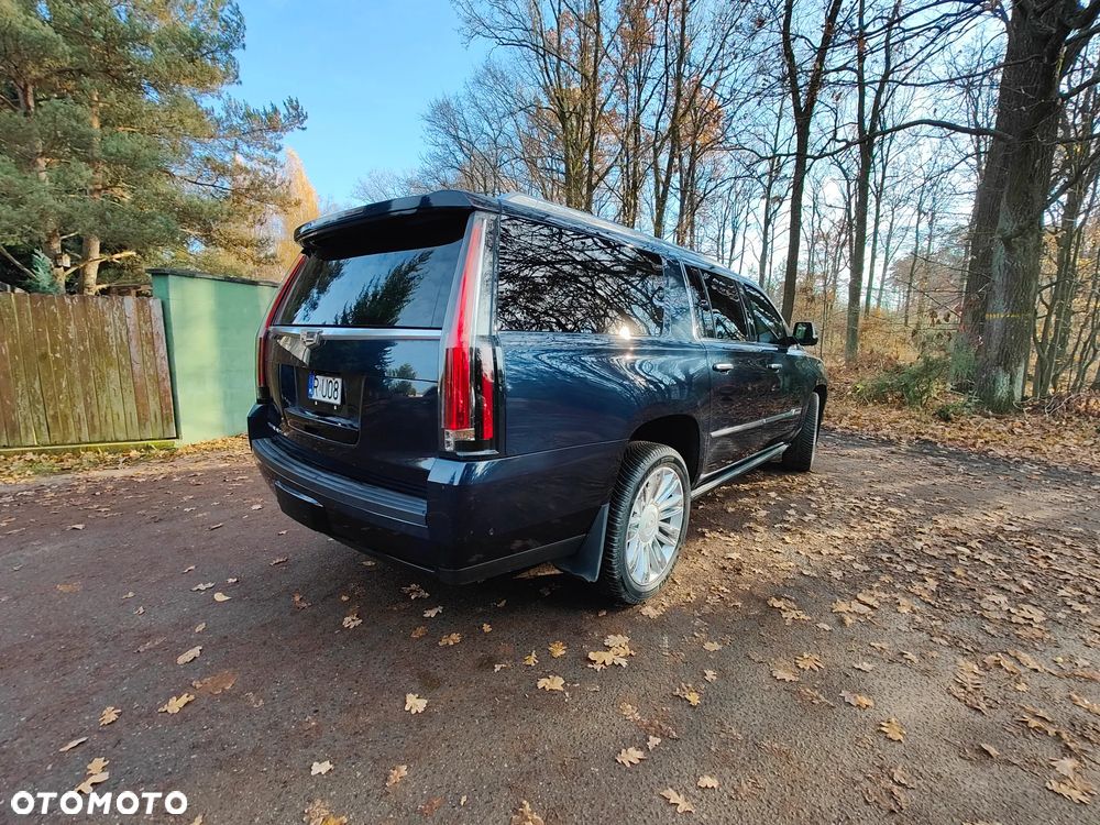 Cadillac Escalade - 34