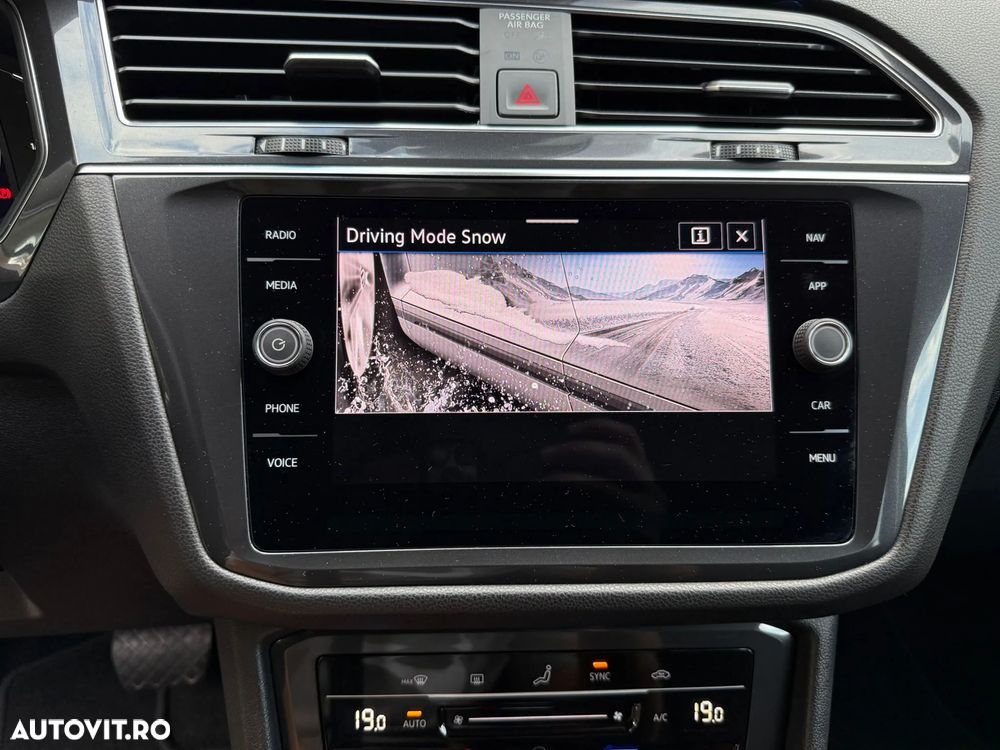 Volkswagen Tiguan 2.0 TDI SCR 4MOTION DSG Life - 20