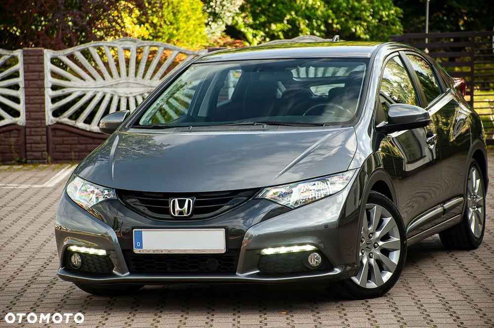Honda Civic 1.8 i-VTEC Automatik Executive Black Edition - 11