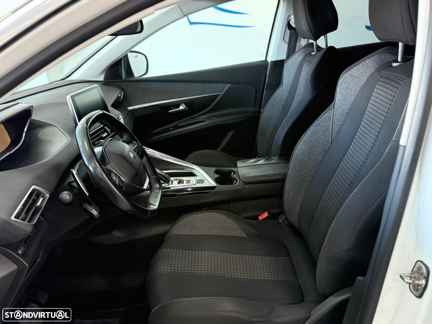 Peugeot 3008 1.6 BlueHDi Style EAT6 - 4