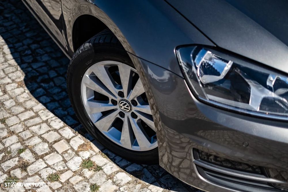VW Golf 1.6 TDi Highline - 6
