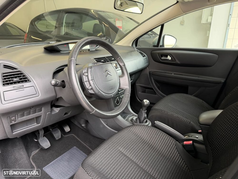 Citroën C4 1.6 HDi 110 SX - 32