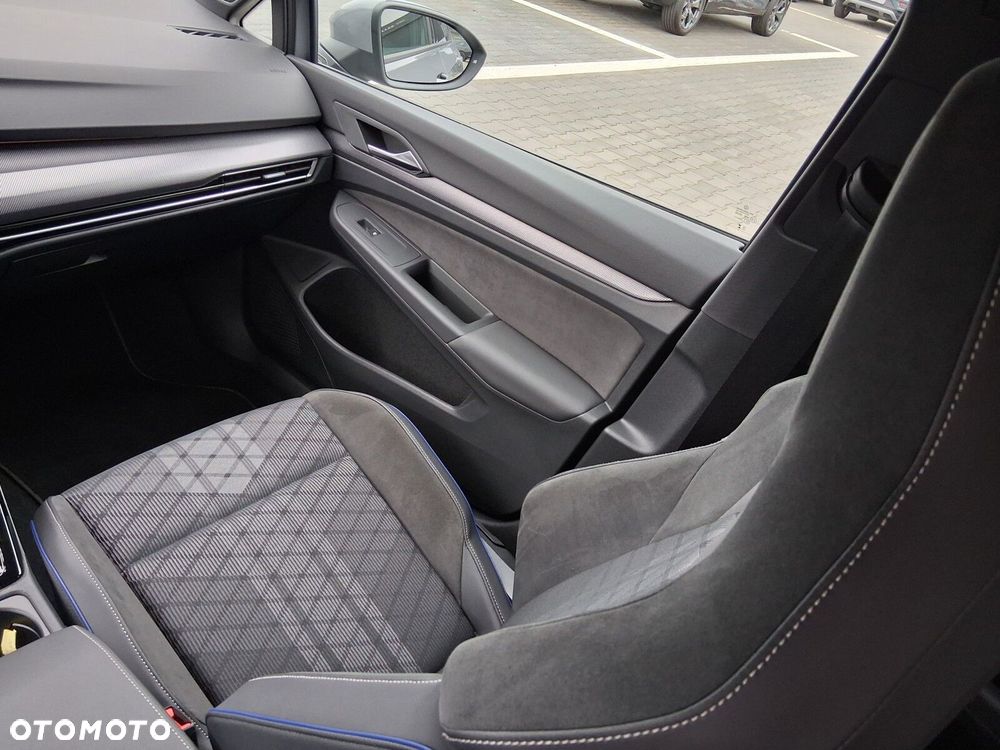 Volkswagen Golf - 20