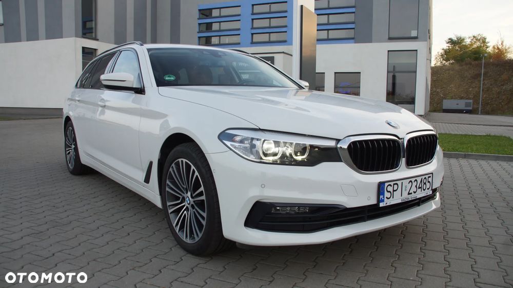 BMW Seria 5 520d Sport Line - 2