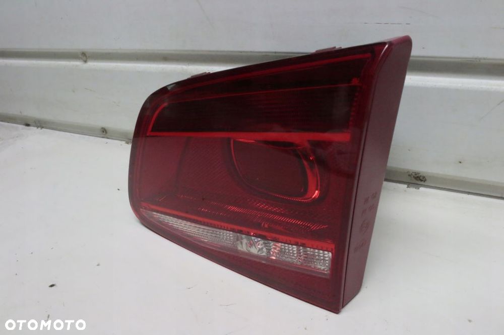 lampa klapy VW Passat B7 sedan - 2