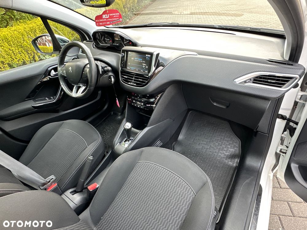 Peugeot 208 - 21