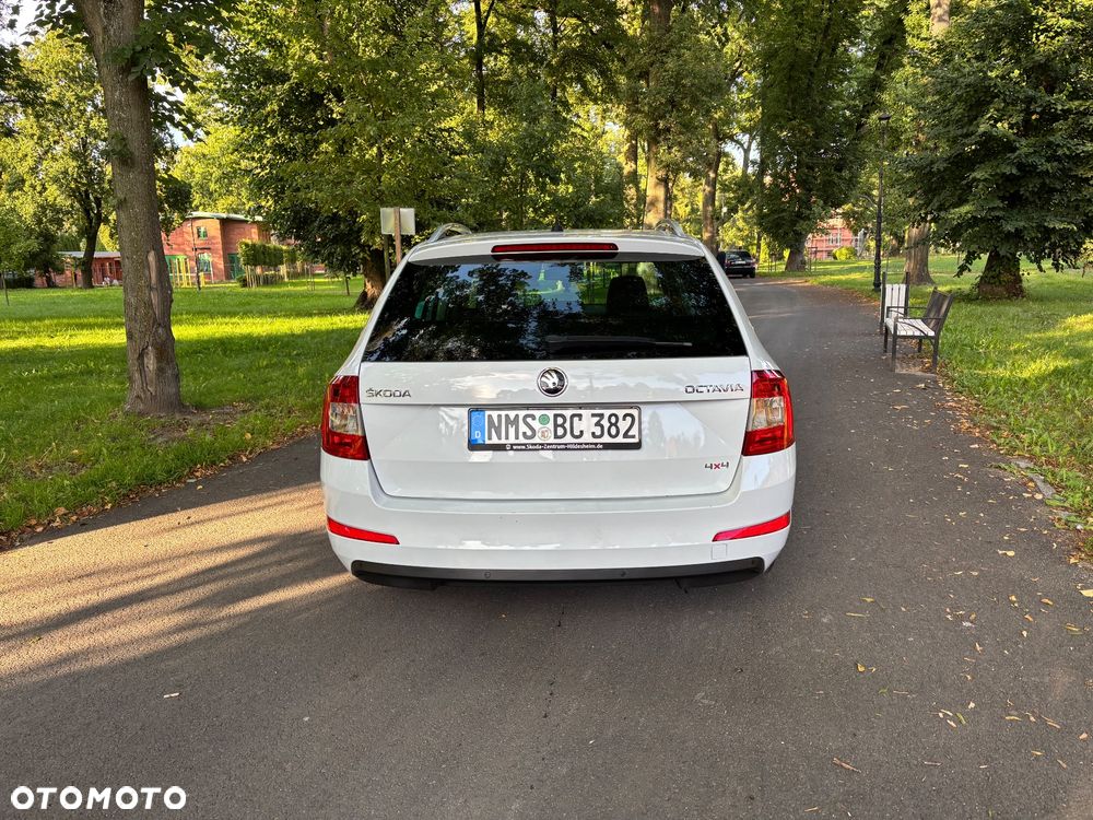 Skoda Octavia 2.0 TDI 4x4 L&K DSG - 6