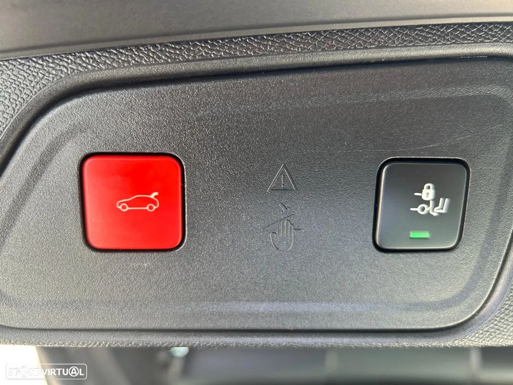 Peugeot 3008 1.6 Hybrid4 GT Line e-EAT8 - 30