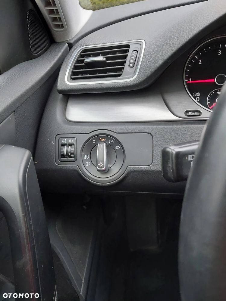 Volkswagen Passat 2.0 TDI Comfortline - 15