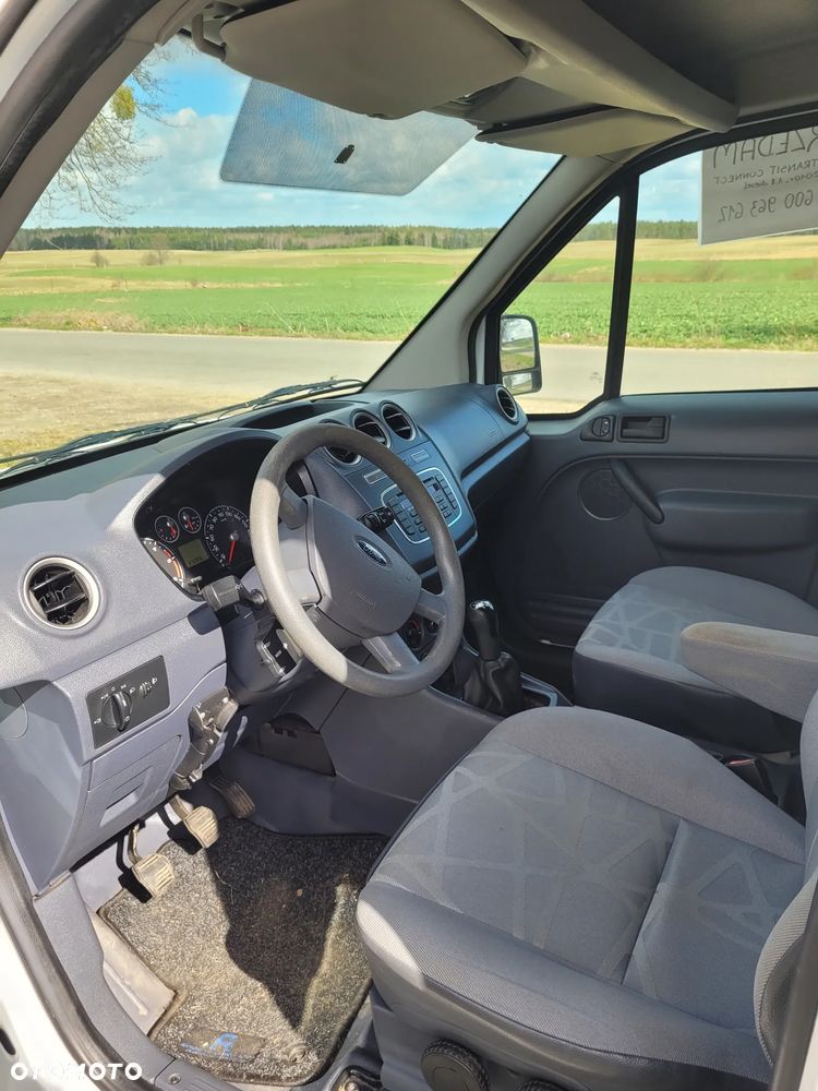 Ford Transit Connect - 8