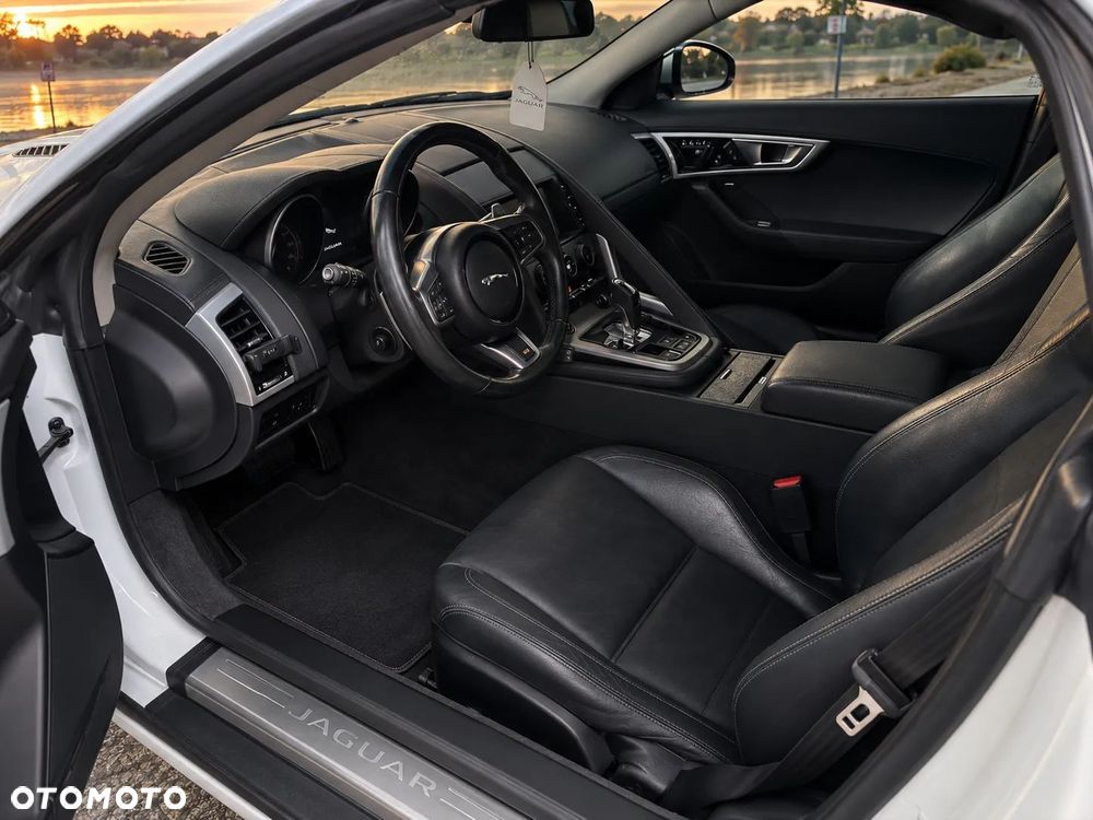 Jaguar F-Type 2015 photo 5