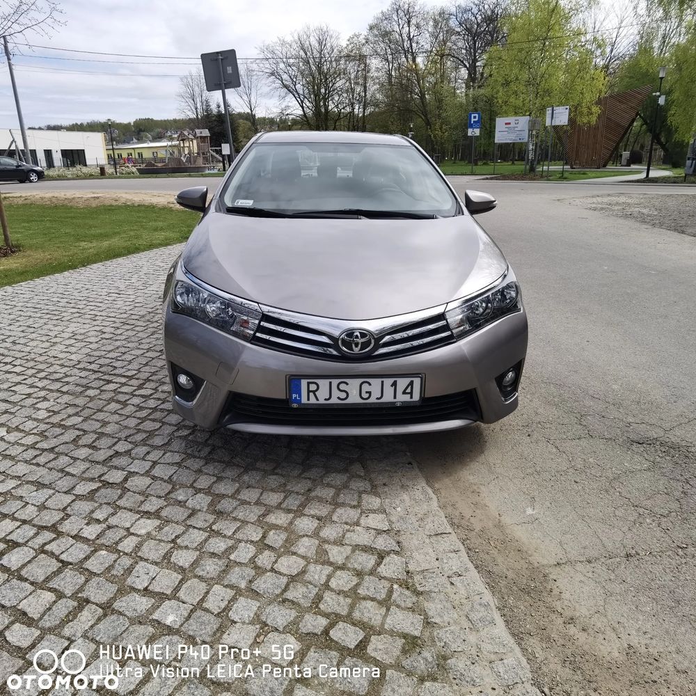 Toyota Corolla 1.6 Premium + - 2