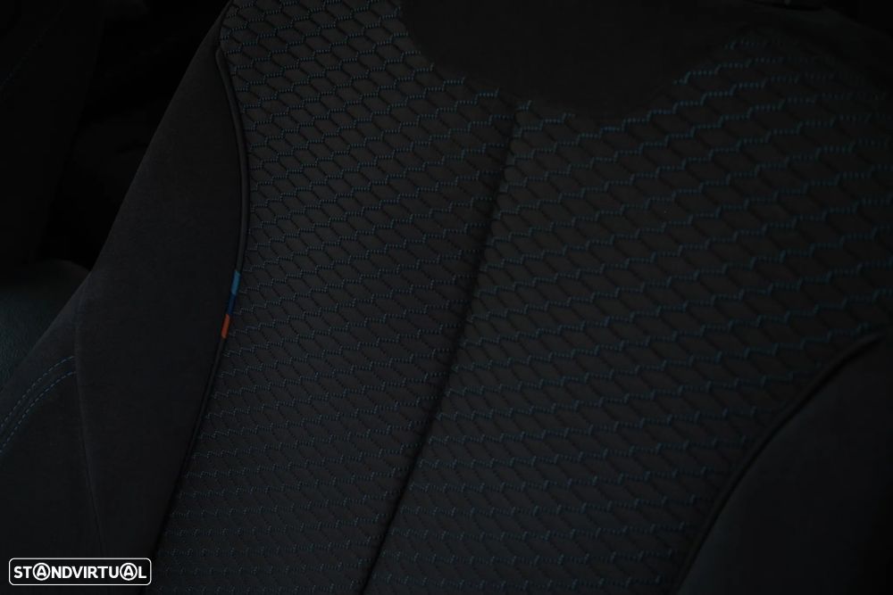 BMW 330 e iPerformance Pack M - 12