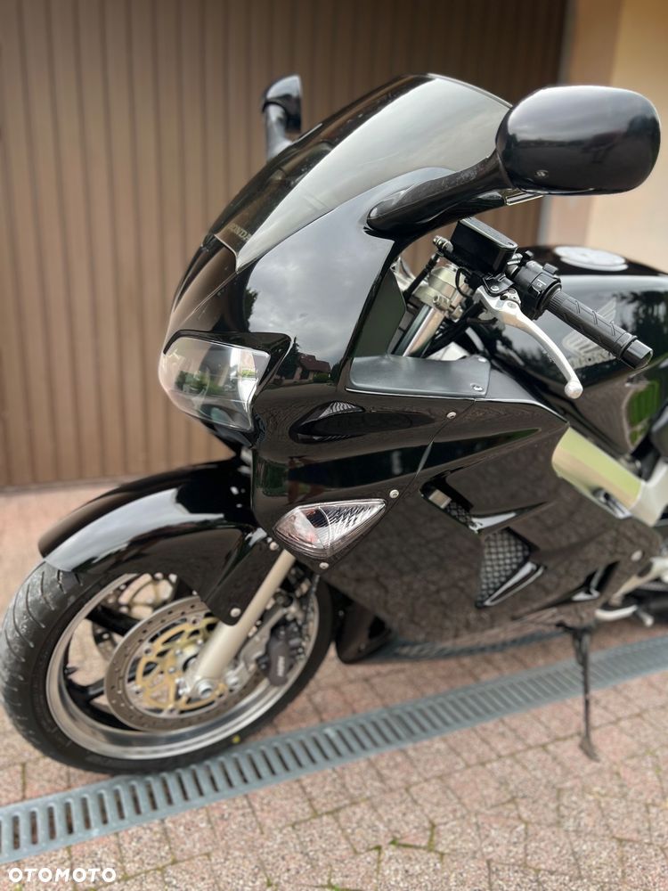 Honda VFR - 22