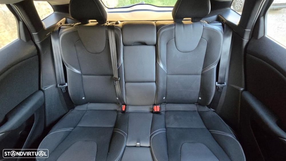 Volvo V40 1.6 D2 Momentum Powershift - 9