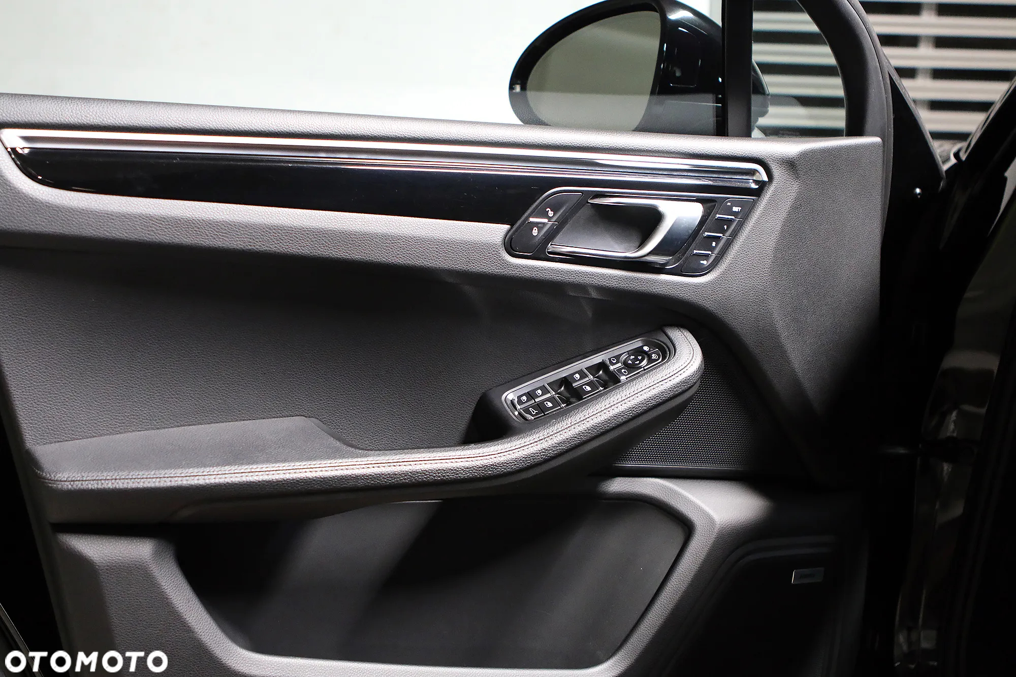 Porsche Macan S - 29