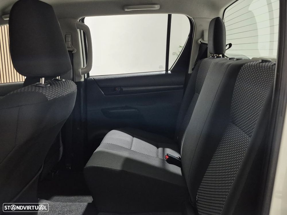 Toyota Hilux 2.4D-4D 4X4 | GARANTIA | NACIONAL - 3 LUG - 2020 - 17