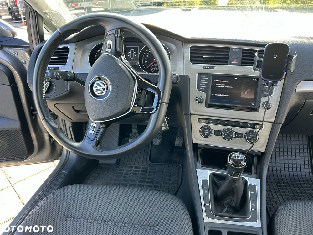 Volkswagen Golf - 8