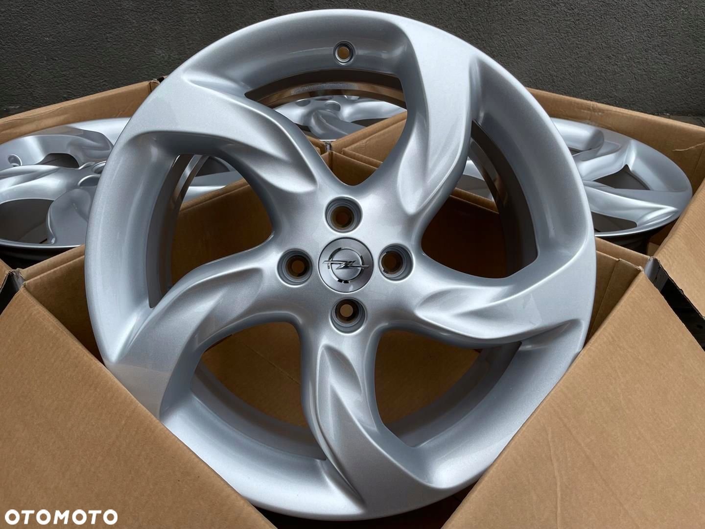 Oryginał felga 18cali Opel Vauxhall Adam 4x100 39015886 - 1