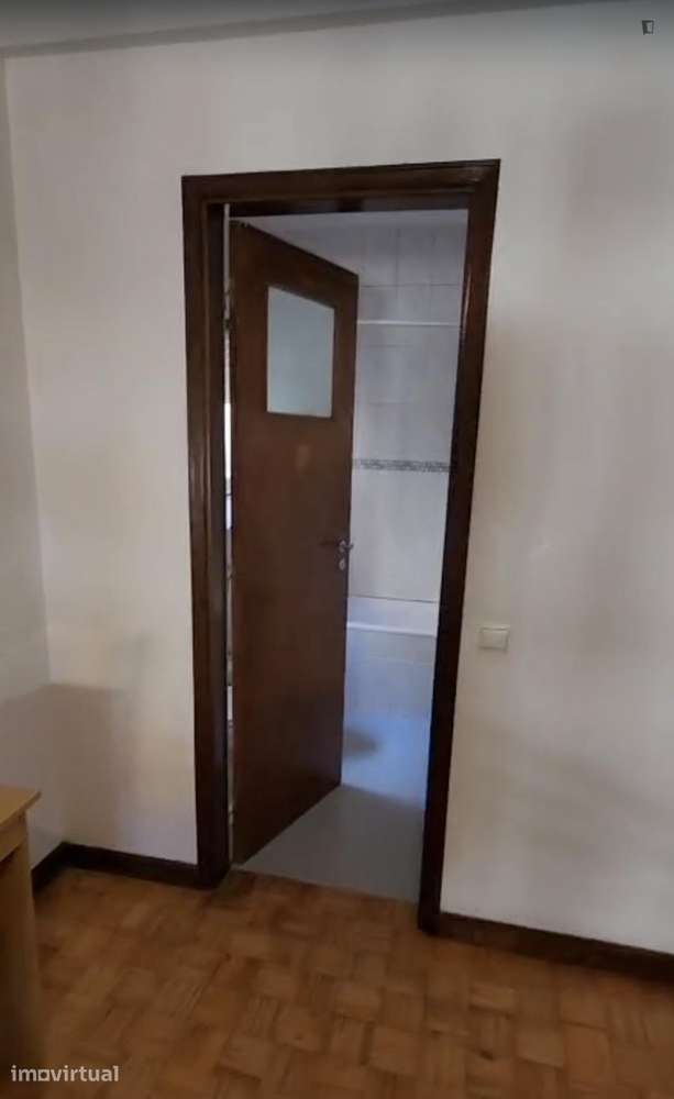 Quarto - localizado em Montarroio Coimbra - Grande imagem: 4/21