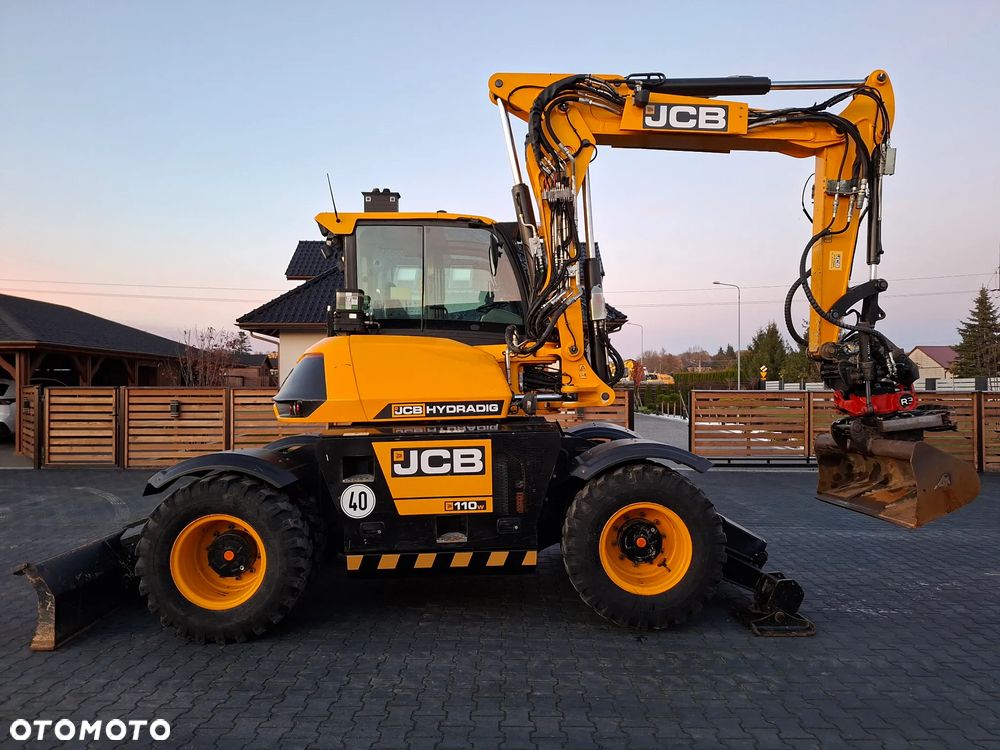 JCB HD110 ROTOTILT ze szczypcami HYDRADIG 110W - 6