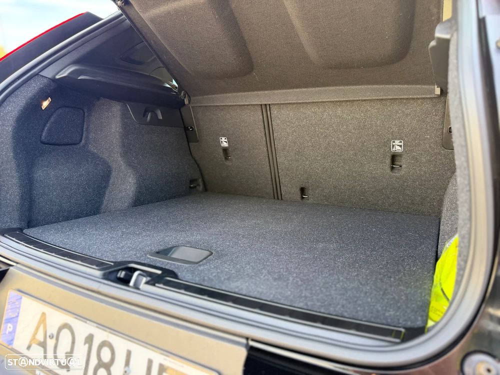 Volvo XC 40 1.5 T2 Momentum - 28