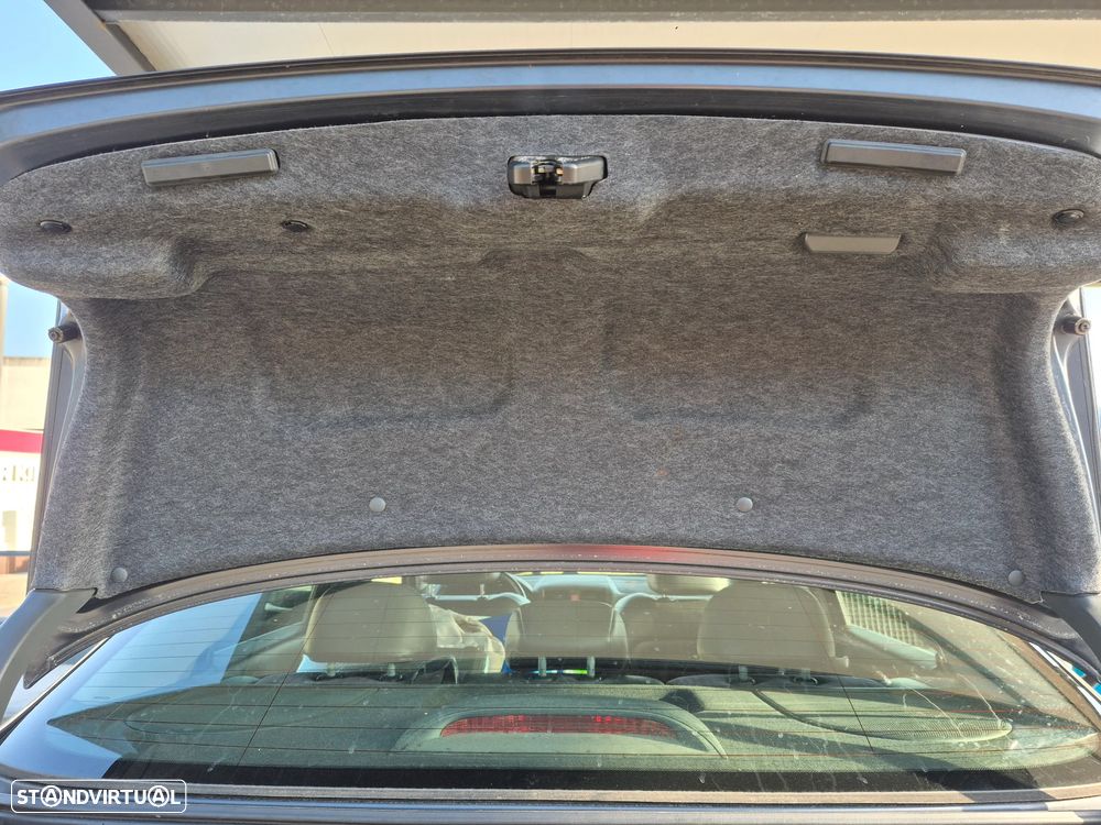 Honda Accord 2.0 Sport - 11