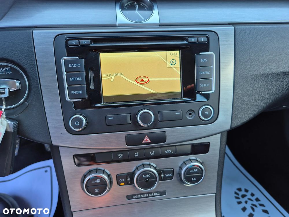 Volkswagen Passat 2.0 TDI Highline - 13