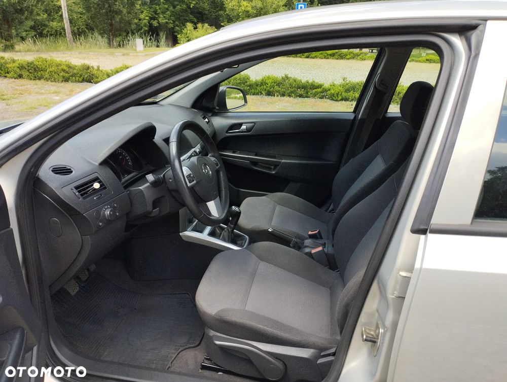 Opel Astra 1.4 Essentia - 19