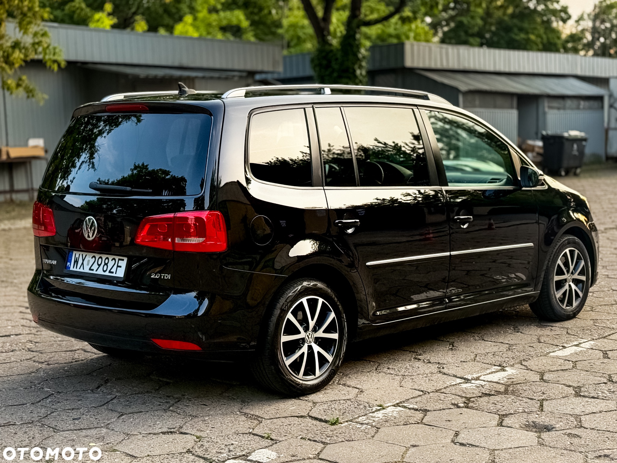 Volkswagen Touran 2.0 TDI DPF DSG Highline - 8