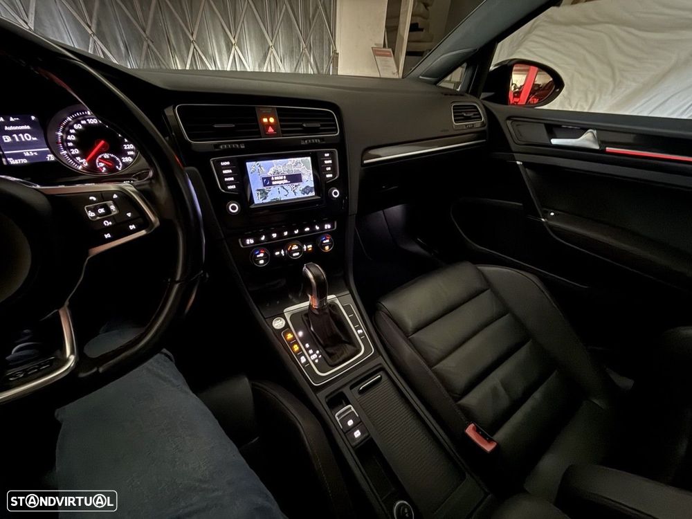 VW Golf 2.0 TSi GTi DSG - 37