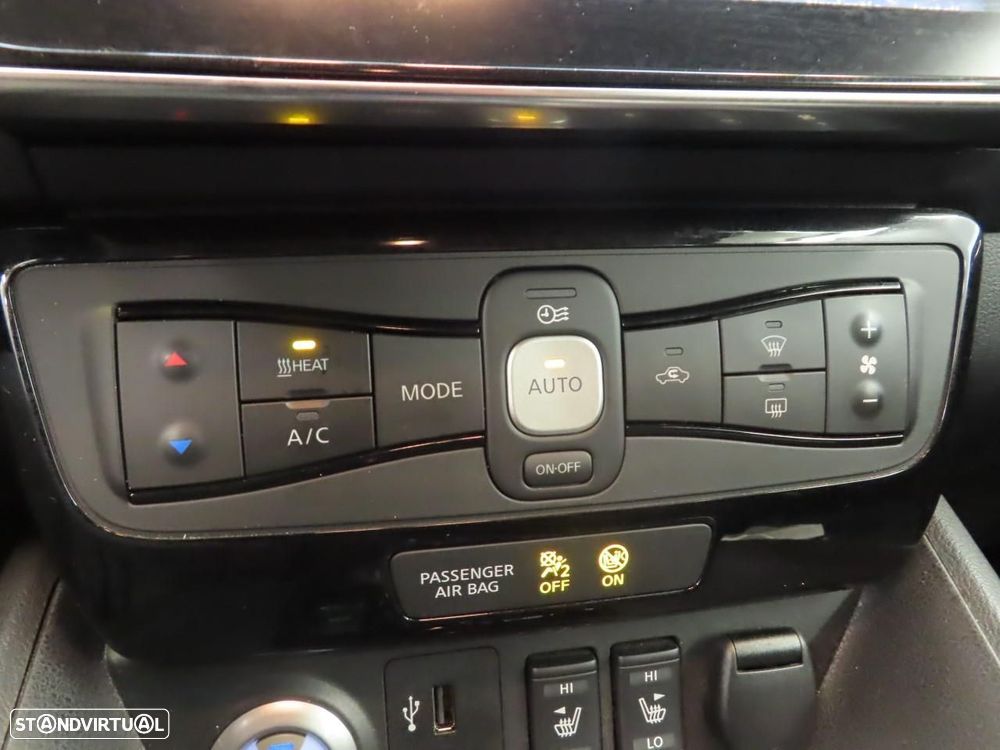 Nissan Leaf N-Connecta Two Tone - 16