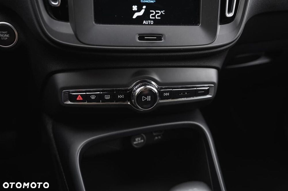 Volvo XC 40 - 18