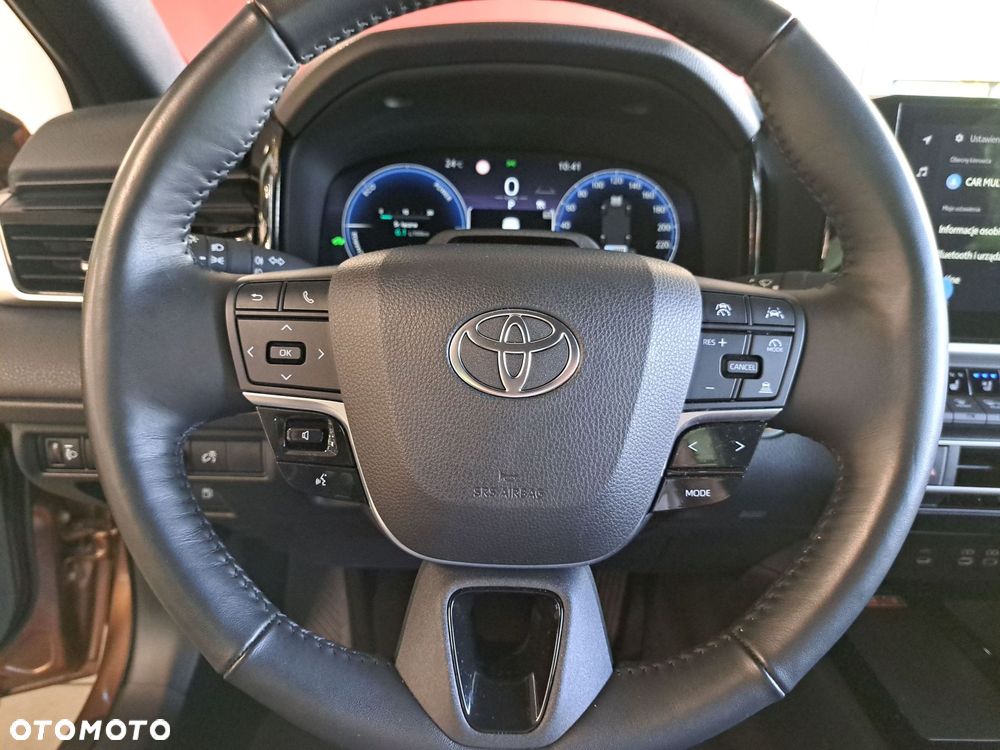 Toyota Camry - 30