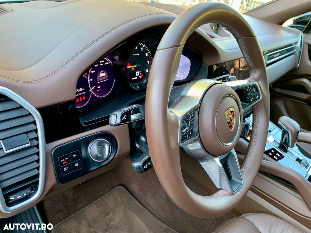 Porsche Cayenne - 33