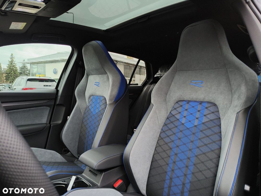 Volkswagen Golf - 11