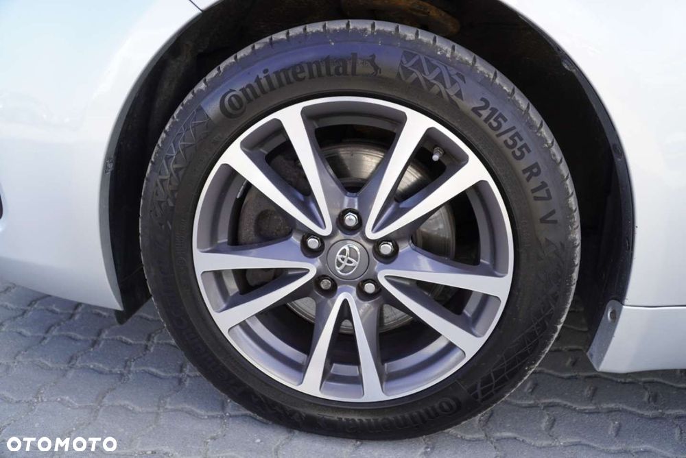 Toyota Avensis 2.0 D-4D Premium - 26