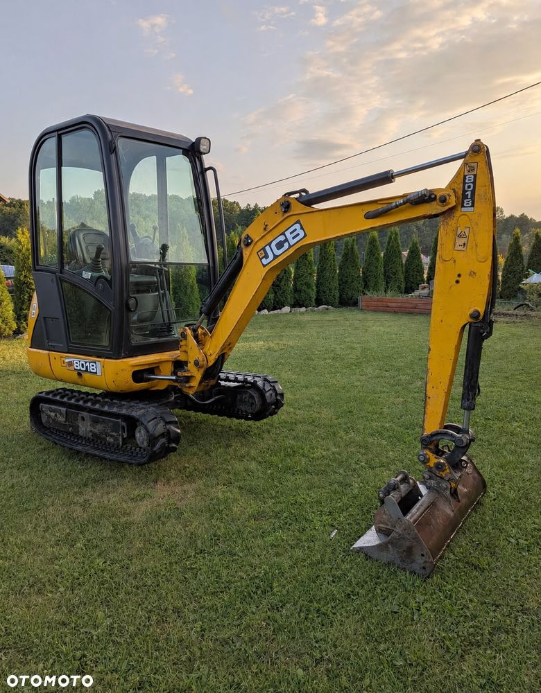 JCB 8018 - 6