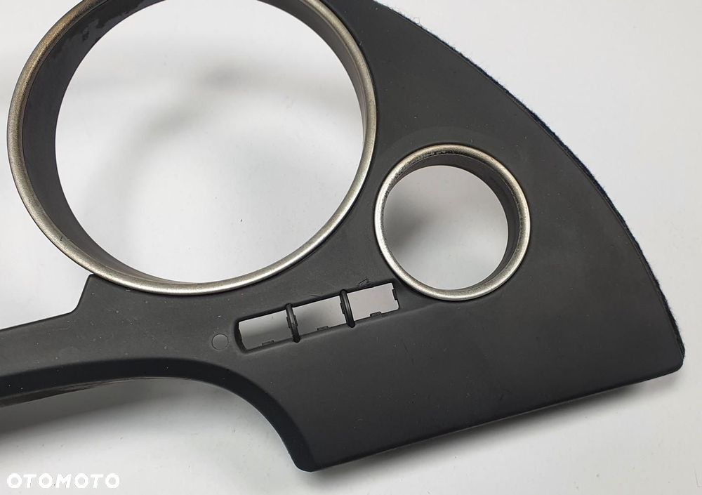 OSŁONA RAMKA OBUDOWA LICZNIKA AUDI A4 B7 - 2