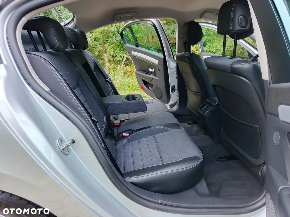 Renault Laguna dCi 150 FAP GT - 16
