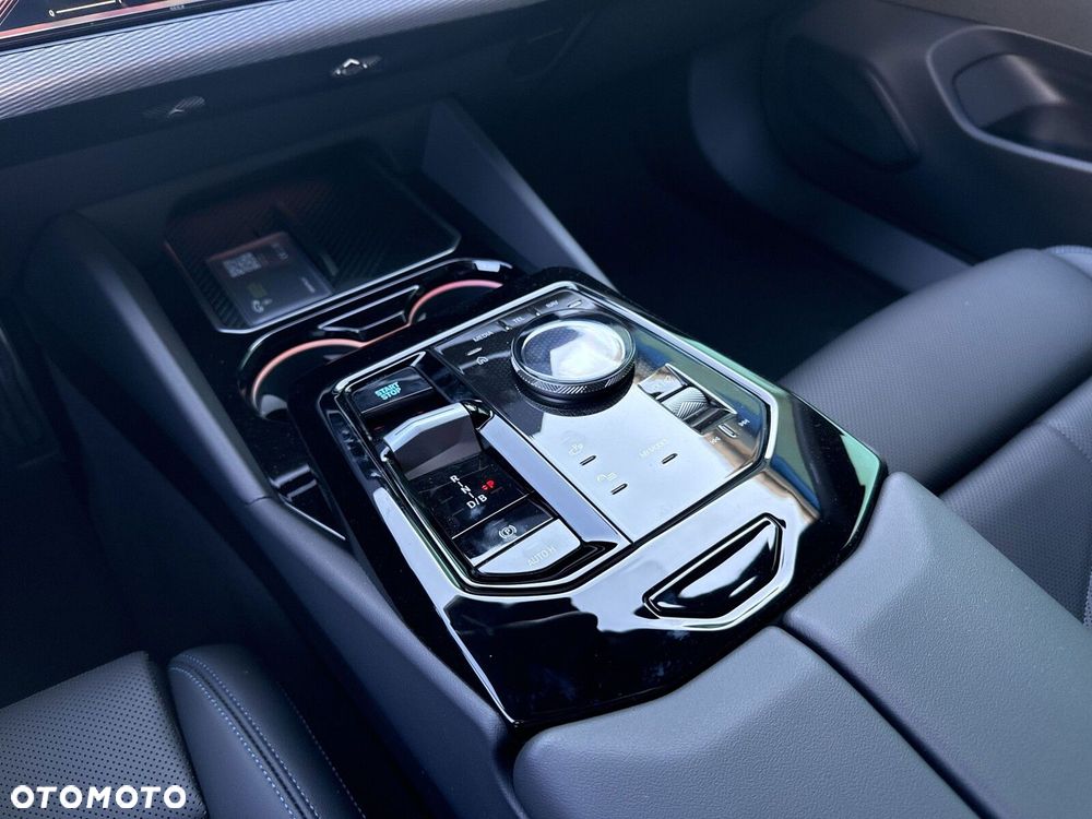 BMW i5 - 17