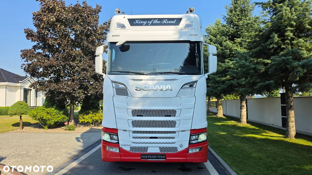 Scania ///V8///S590///2022///RETARDER/// KLIMATYZACJA POSTOJOWA///FULL LED///ALUFELGI///ZABUDOWY MIĘDZYOSIOWE///SKÓRY///WYŚWIETLACZ OBCIĄŻENIA///NAWIGACJA///TV/// STAN BARDZO DOBRY - 5