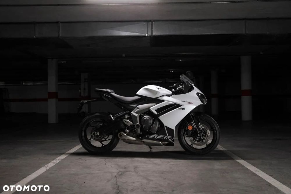 Triumph Daytona - 5