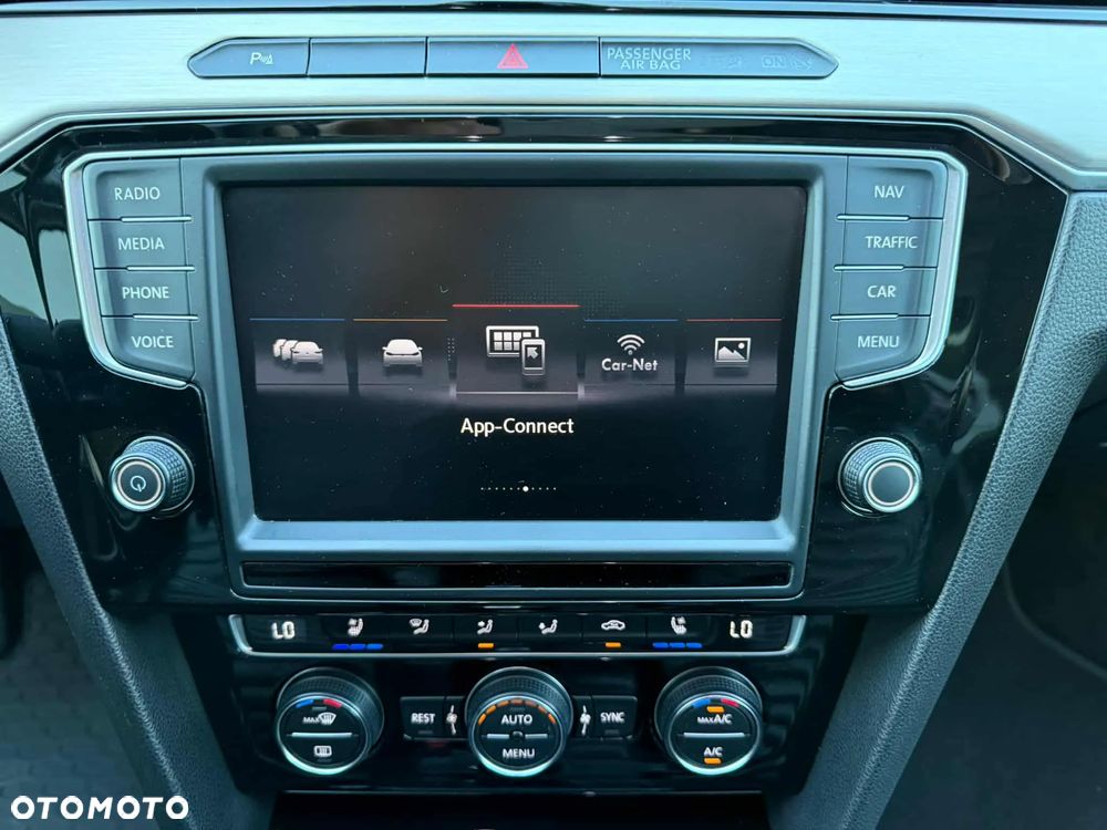 Volkswagen Passat - 28