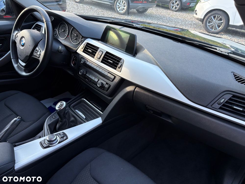 BMW Seria 3 320d DPF - 26