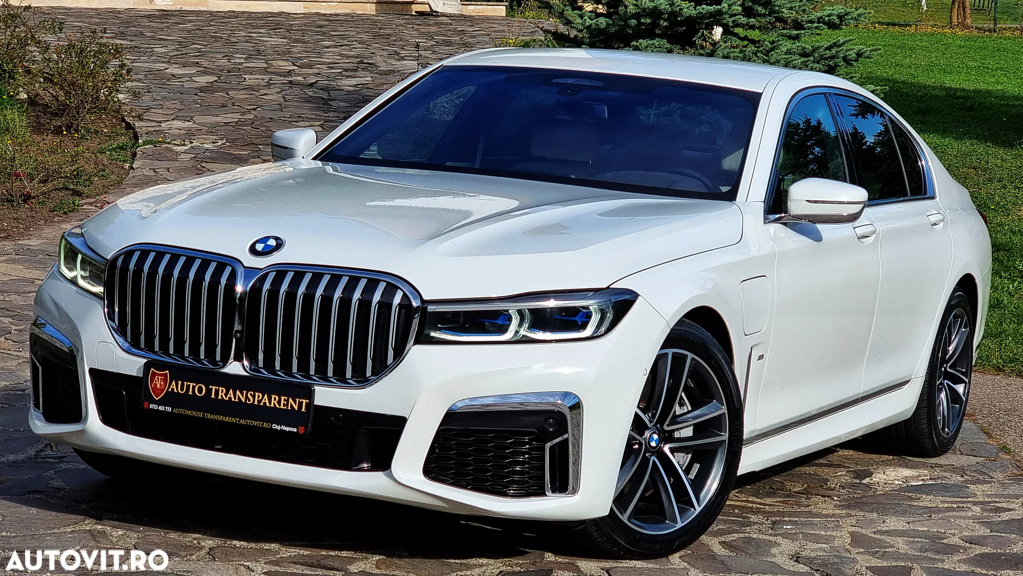 BMW Seria 7 745e - 26