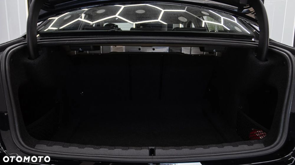 BMW Seria 3 320i - 28