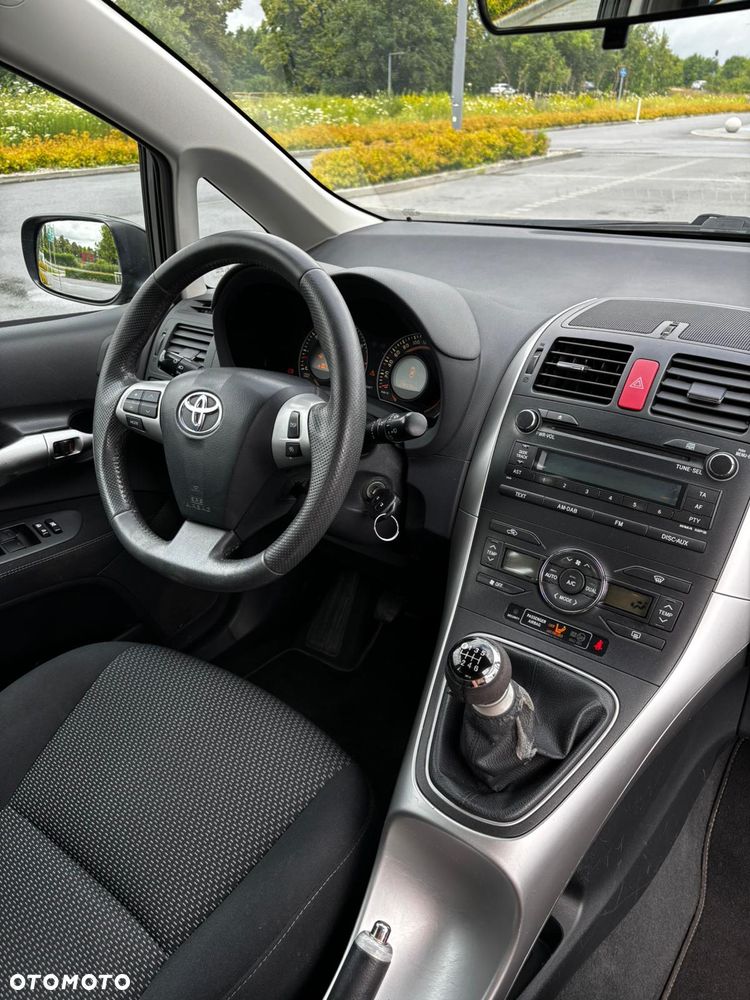 Toyota Auris 1.6 Sol - 10