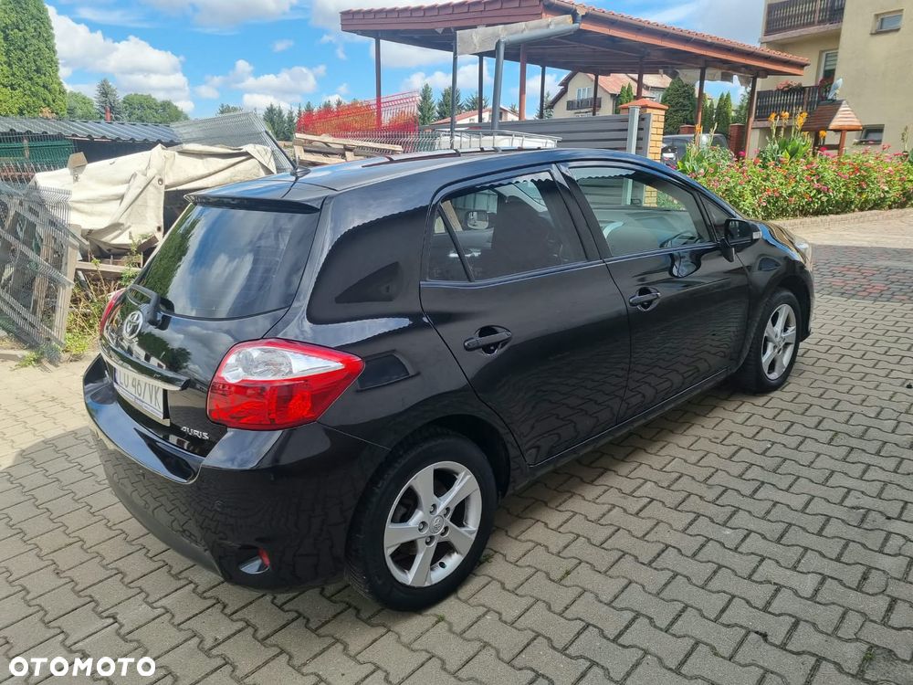 Toyota Auris 1.6 Premium + - 3